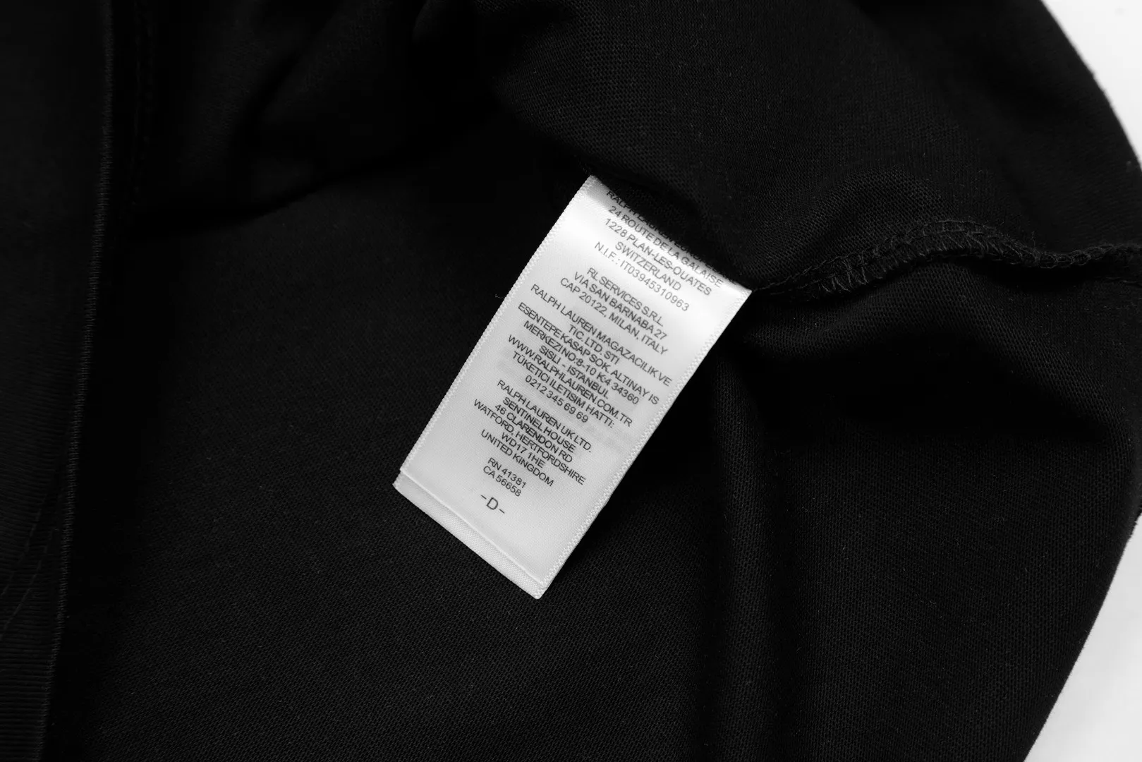 P176 💰 "Top quality" Style number: DS068# (not off the shelves all year round) [Ralph Lauren's new heavy industry embroidered men's and women's short sleeves for couples] ✅Ralph Lauren Ralph Lauren classic basic heavy industry large embroidery versatile round neck short sleeves ✅Main supplier platform live broadcast Wholesale entities Replenish when out of stock Not off the shelves ✅ZP quality 1:1 version Scan the code to enter the GF website Z cabinet quality ✅280g high-weight pure cotton fabric, focusing on high-end, cost-effective, and good quality. Needless to say, the version is restored to the original version. The maximum size can be worn up to 200 pounds. Loose, comfortable and stress-free. ✅Wear for work and life. Suitable for various occasions. A must-have recommendation for couples. Size: S-XL. Color: black, white, floral gray, navy blue.
